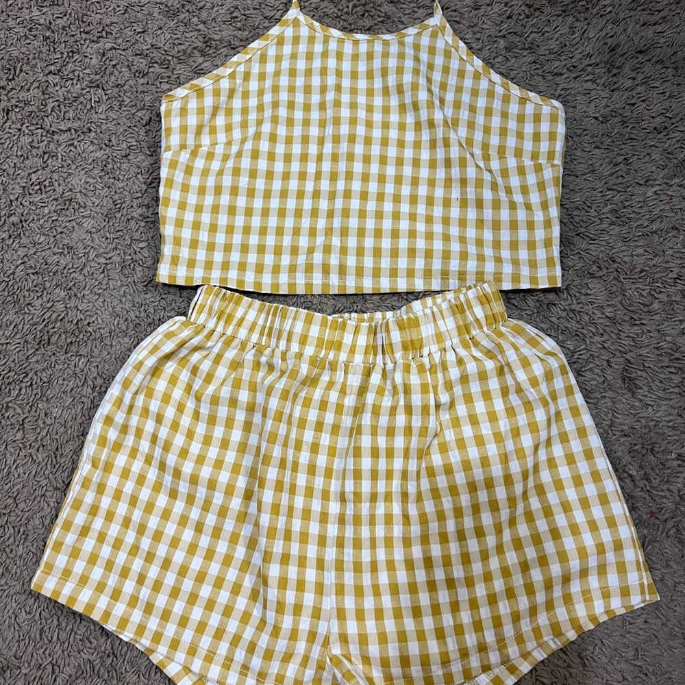 Romwe shorts and halter top set!